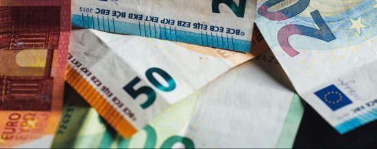 geldwaesche-scaled-e1677941557382-1